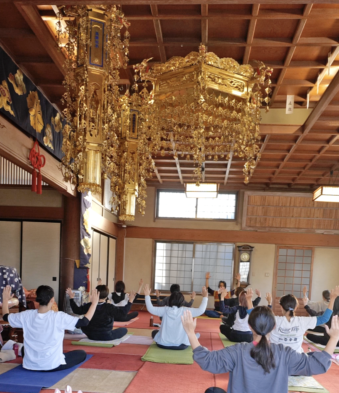 動的な瞑想の実践風景