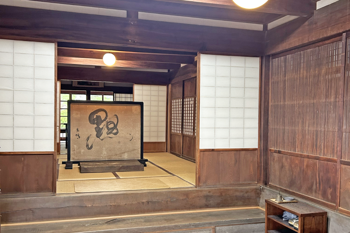 浜松のお寺ヨガリトリート風景