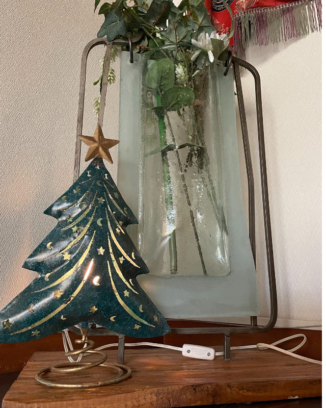 夜のリラクゼーションヨガの様子